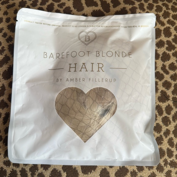 NWT Barefoot Blonde Hair 21” Classic Extensions in Ice Braker #90 - Picture 4 of 6